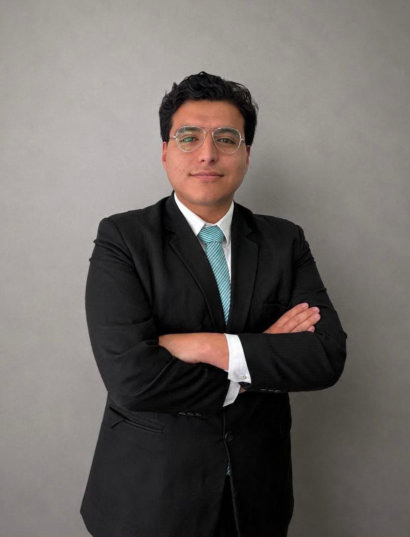 Abg. Andrés Moyano